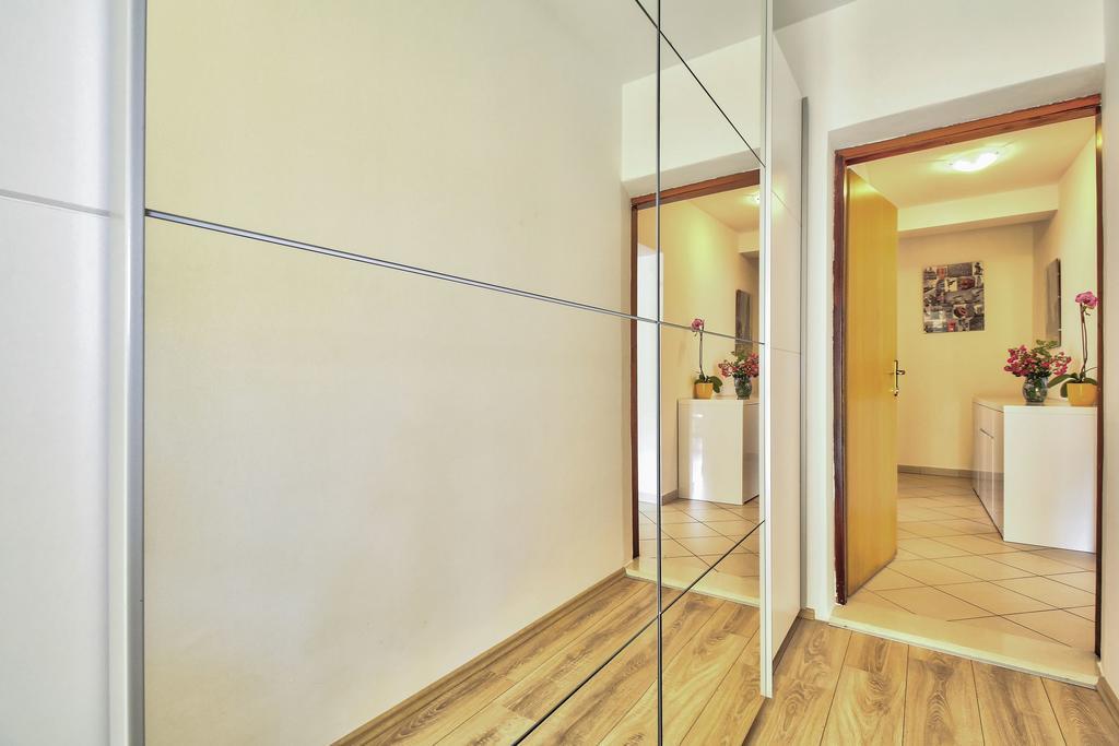Vera Apartment